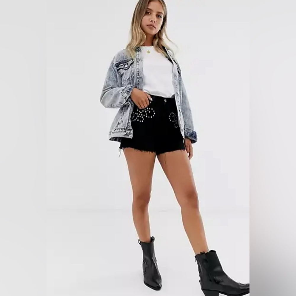 Levi’s Western shorts with rhinestones- size 24 style Ribcage